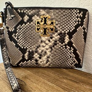 TORY BURCH WRISTLET